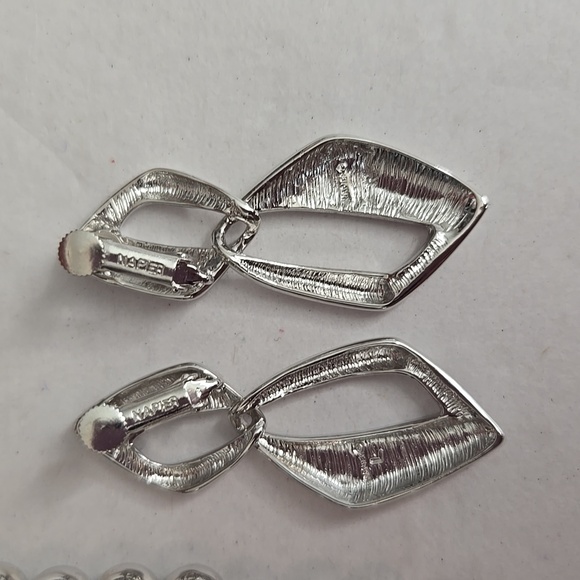 NWOT Vintage Clip-On Earring and Bead Necklace Set Silver-Tone - Picture 8 of 8